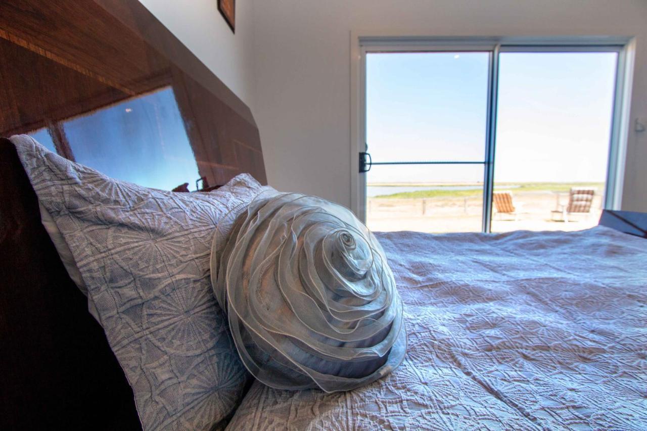 Coorong Island Retreat - Farm Stay At Pet Friendly Property Meningie Εξωτερικό φωτογραφία