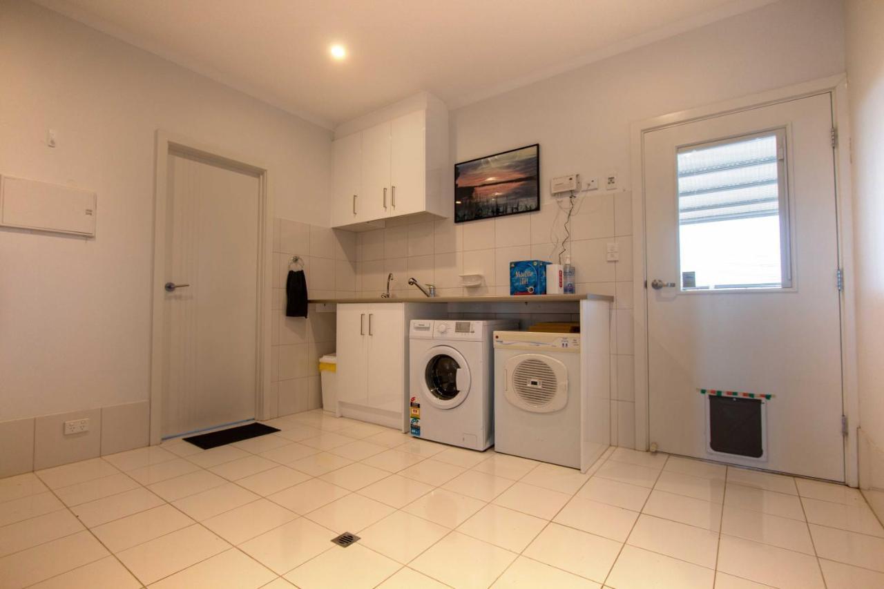 Coorong Island Retreat - Farm Stay At Pet Friendly Property Meningie Εξωτερικό φωτογραφία
