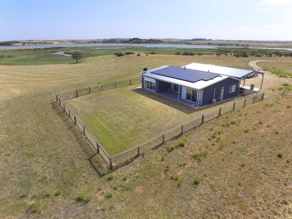 Coorong Island Retreat - Farm Stay At Pet Friendly Property Meningie Εξωτερικό φωτογραφία