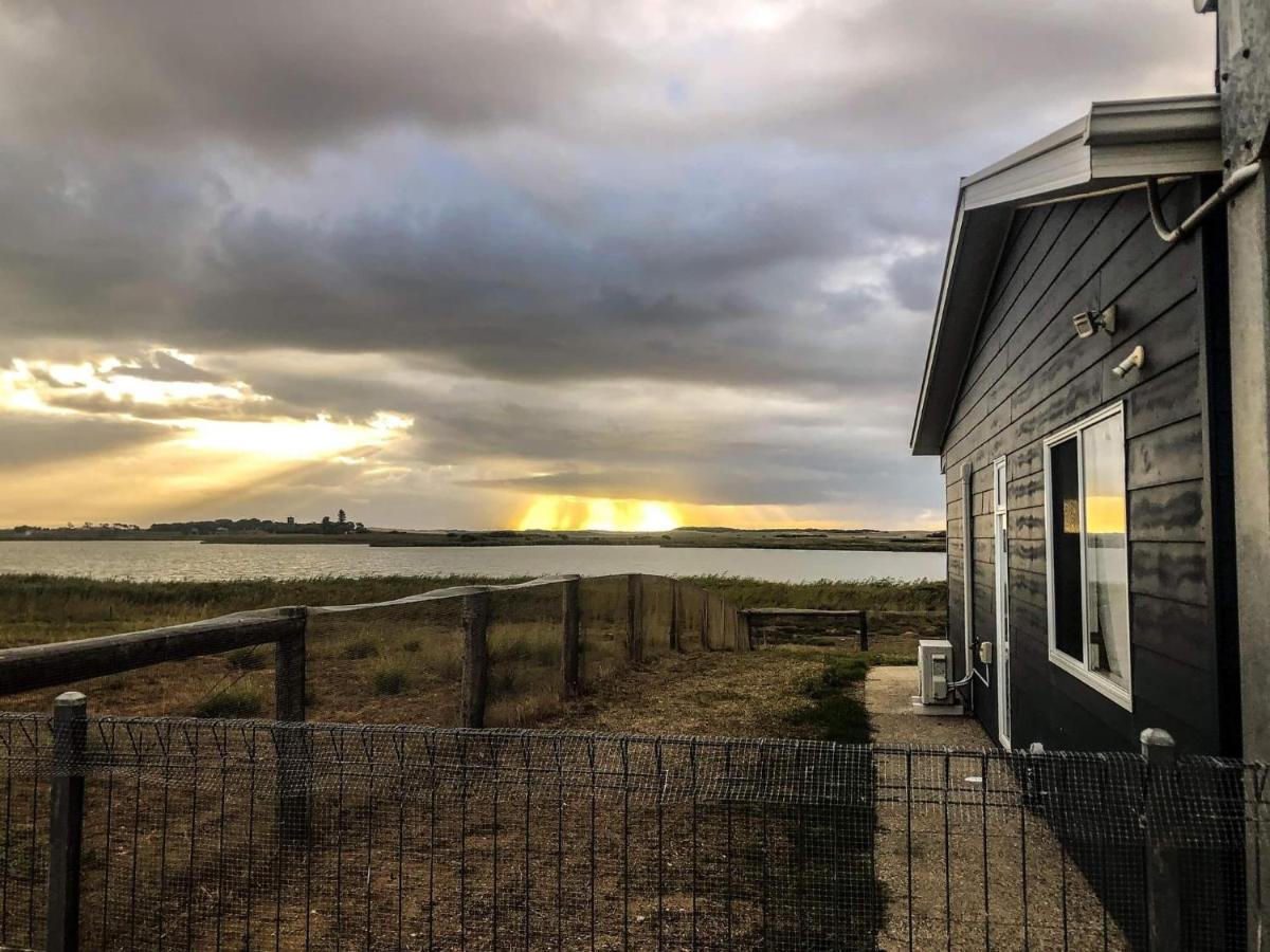 Coorong Island Retreat - Farm Stay At Pet Friendly Property Meningie Εξωτερικό φωτογραφία