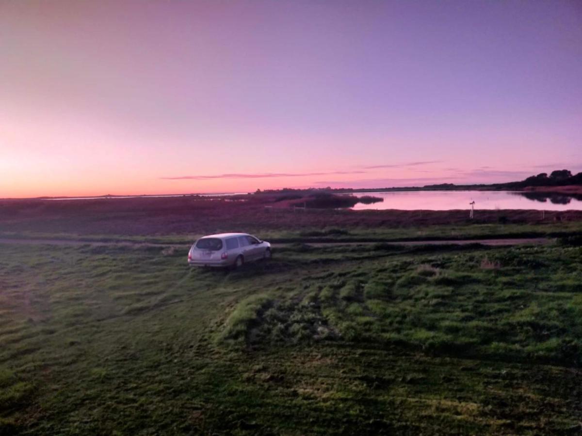 Coorong Island Retreat - Farm Stay At Pet Friendly Property Meningie Εξωτερικό φωτογραφία