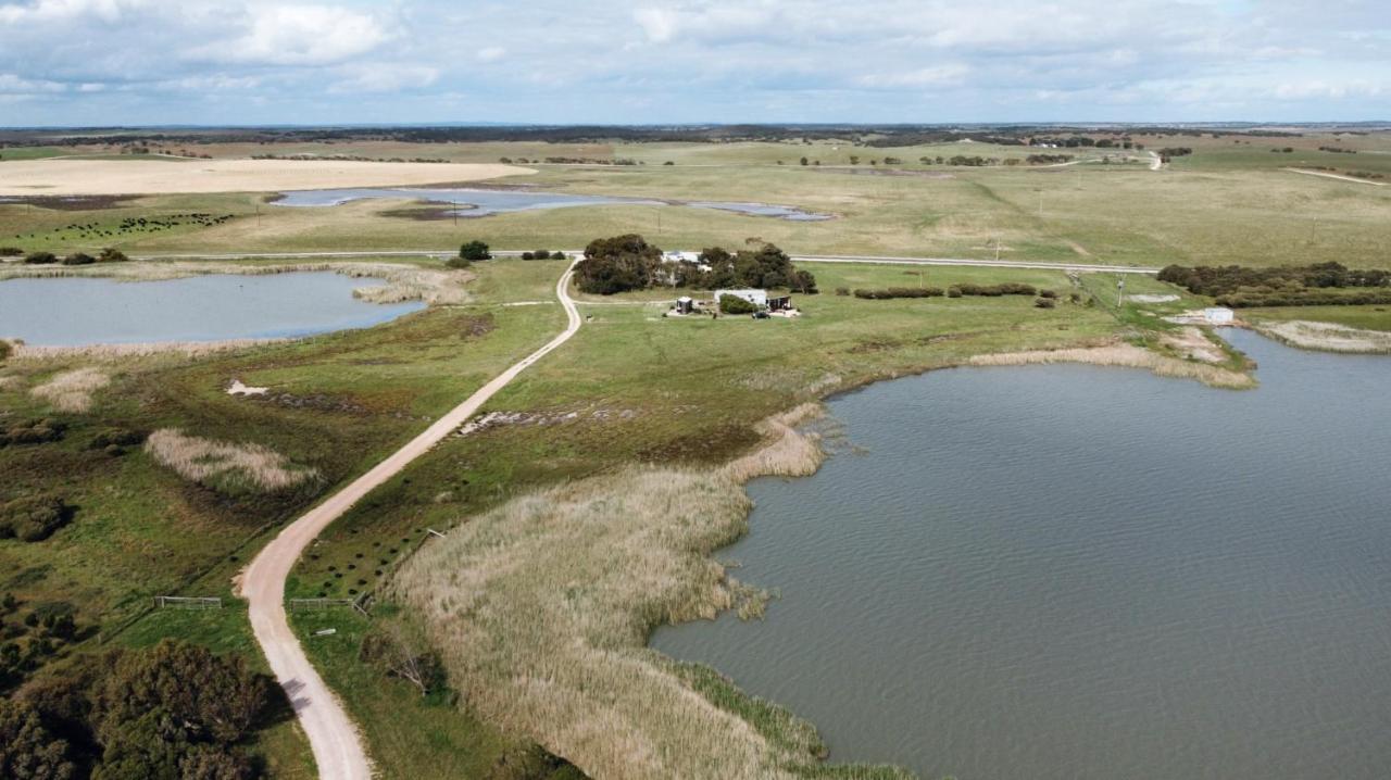 Coorong Island Retreat - Farm Stay At Pet Friendly Property Meningie Εξωτερικό φωτογραφία