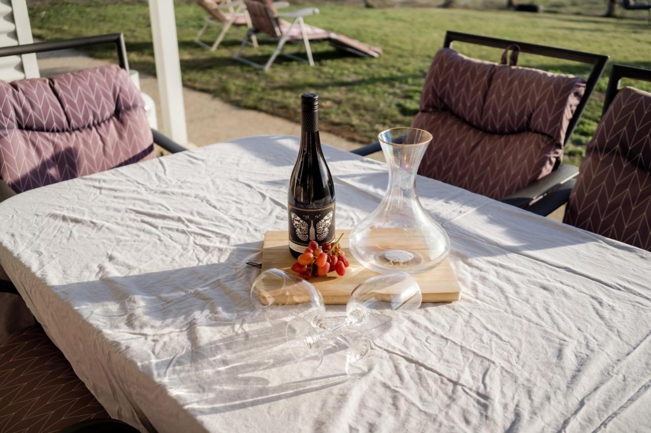 Coorong Island Retreat - Farm Stay At Pet Friendly Property Meningie Εξωτερικό φωτογραφία